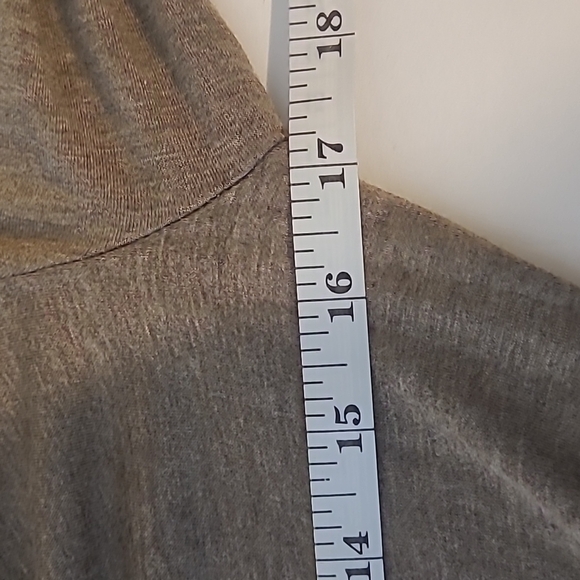 Studio M Rouched Top, Size Medium - Picture 8 of 9